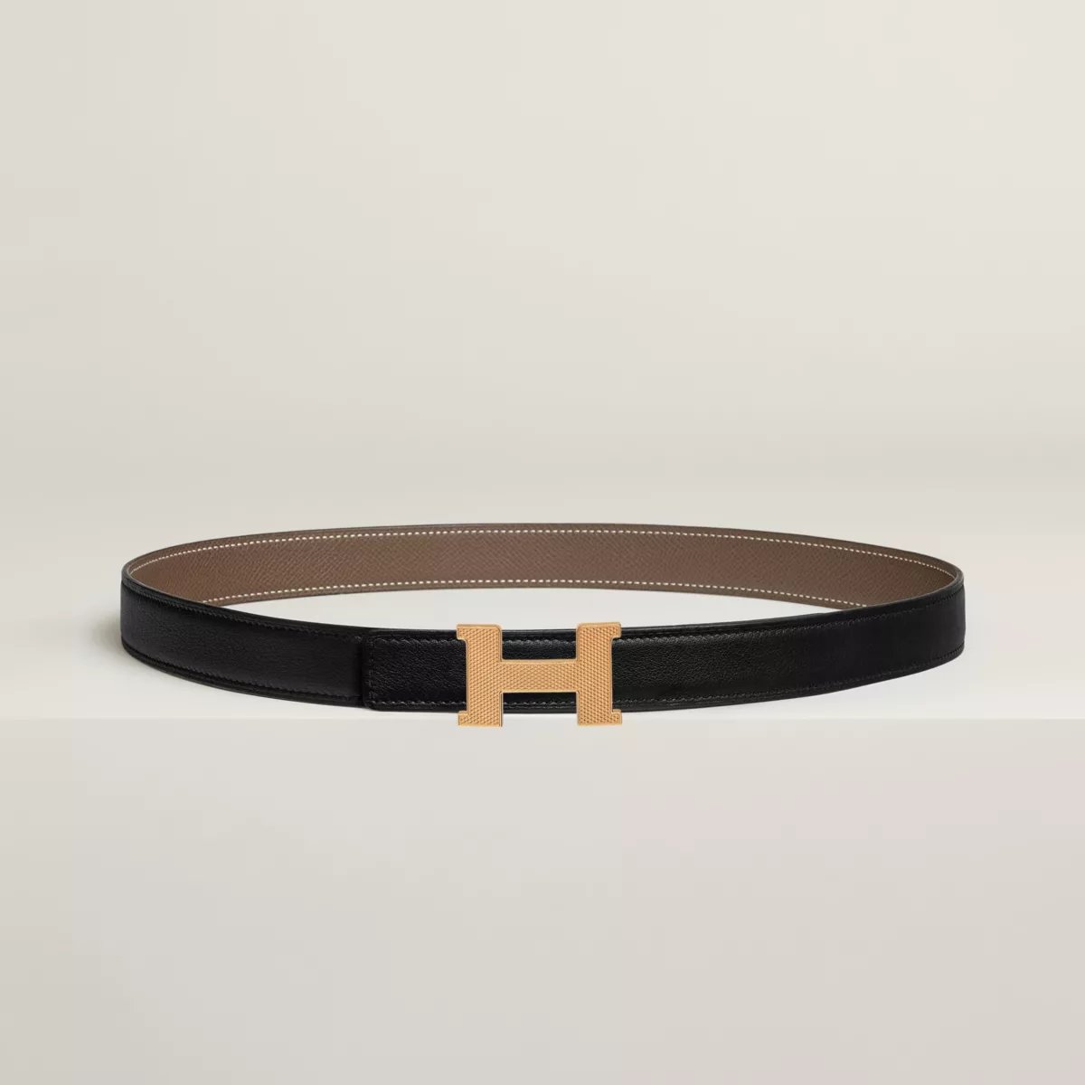 Mini Constance Guillochee belt buckle & Reversible leather strap 24 mm