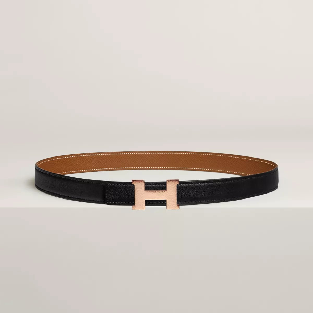 Mini Constance Martelee belt buckle & Reversible leather strap 24 mm