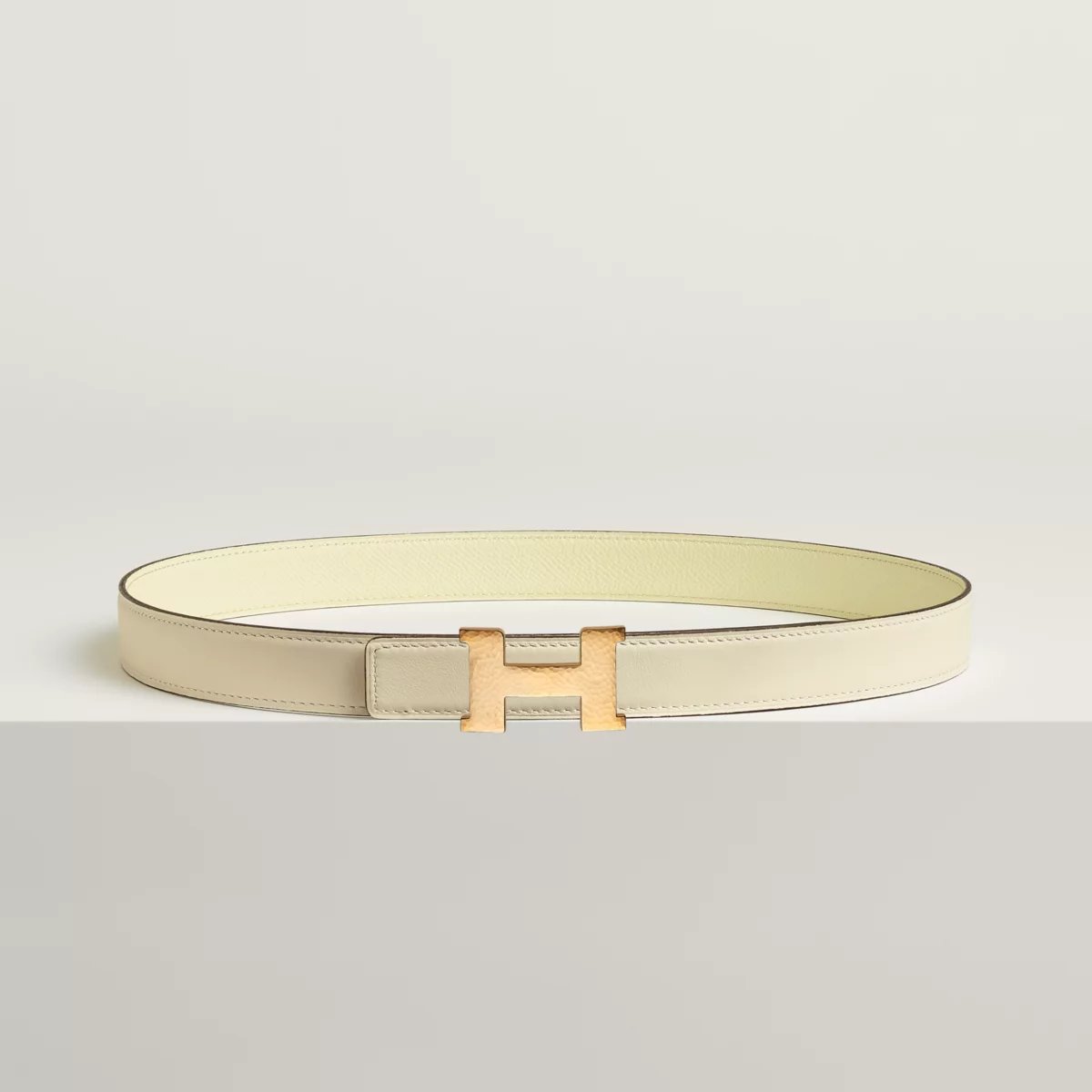 Mini Constance Martelee belt buckle & Reversible leather strap 24 mm