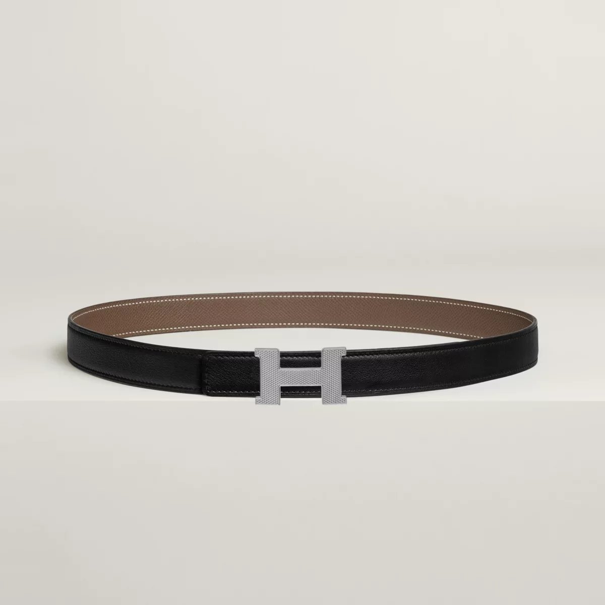 Mini Constance Guillochee belt buckle & Reversible leather strap 24 mm