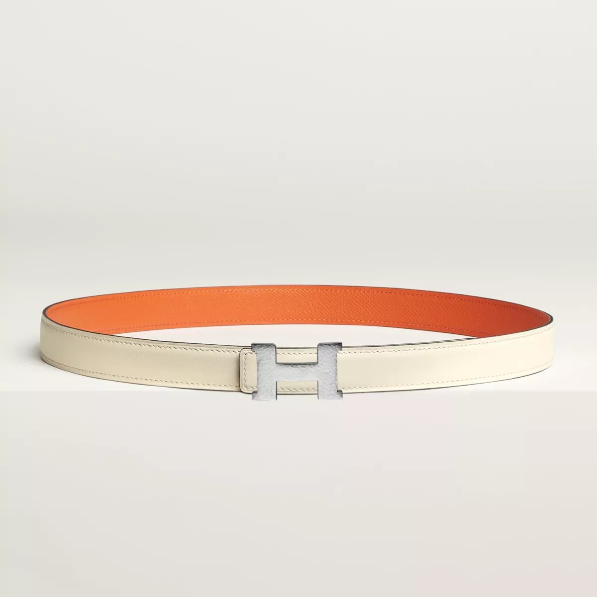 Mini Constance Martelee belt buckle & Reversible leather strap 24 mm