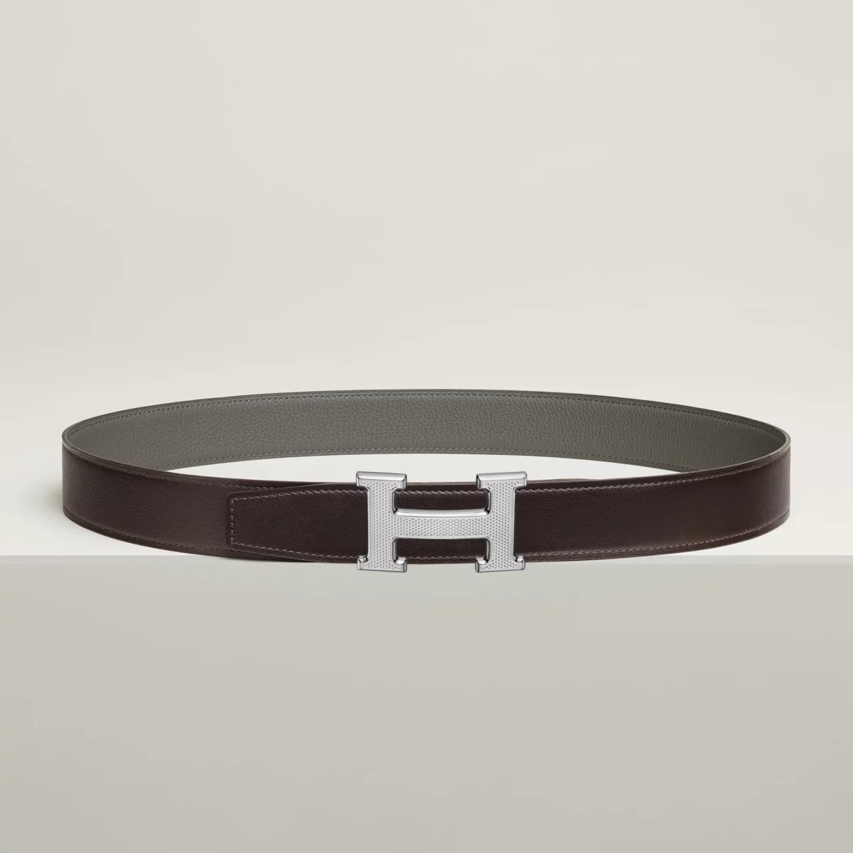 H Guillochee 벨트 버클 & 리버서블 가죽 스트랩 32mm