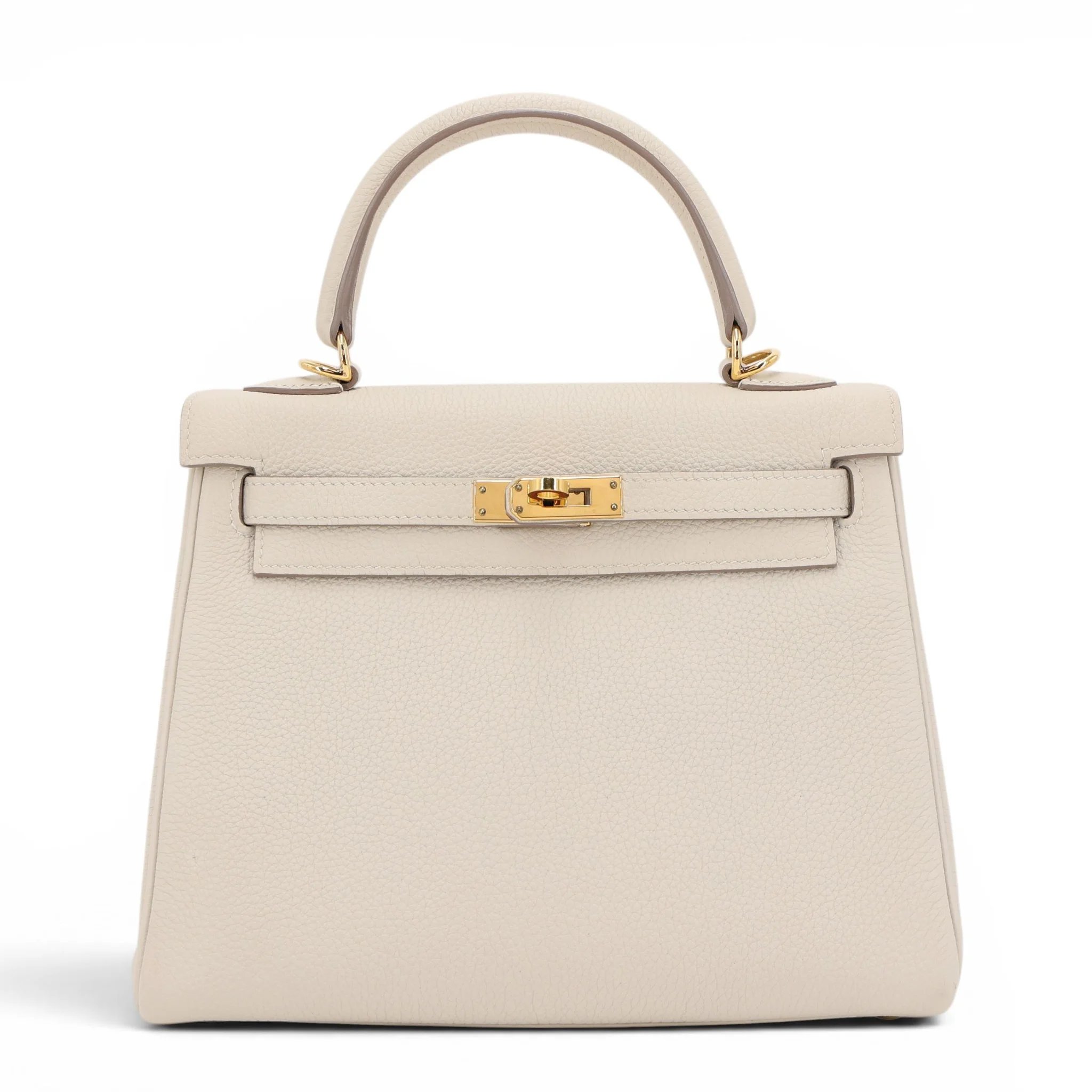 Very Good ( Rank A) HERMÈS Kelly 25 Craie (10) Togo Gold hardware D (2019)