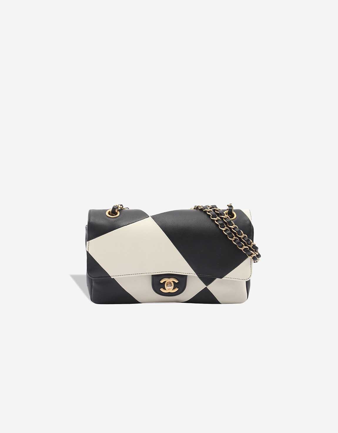 
		Timeless Medium Lamb Black / White    