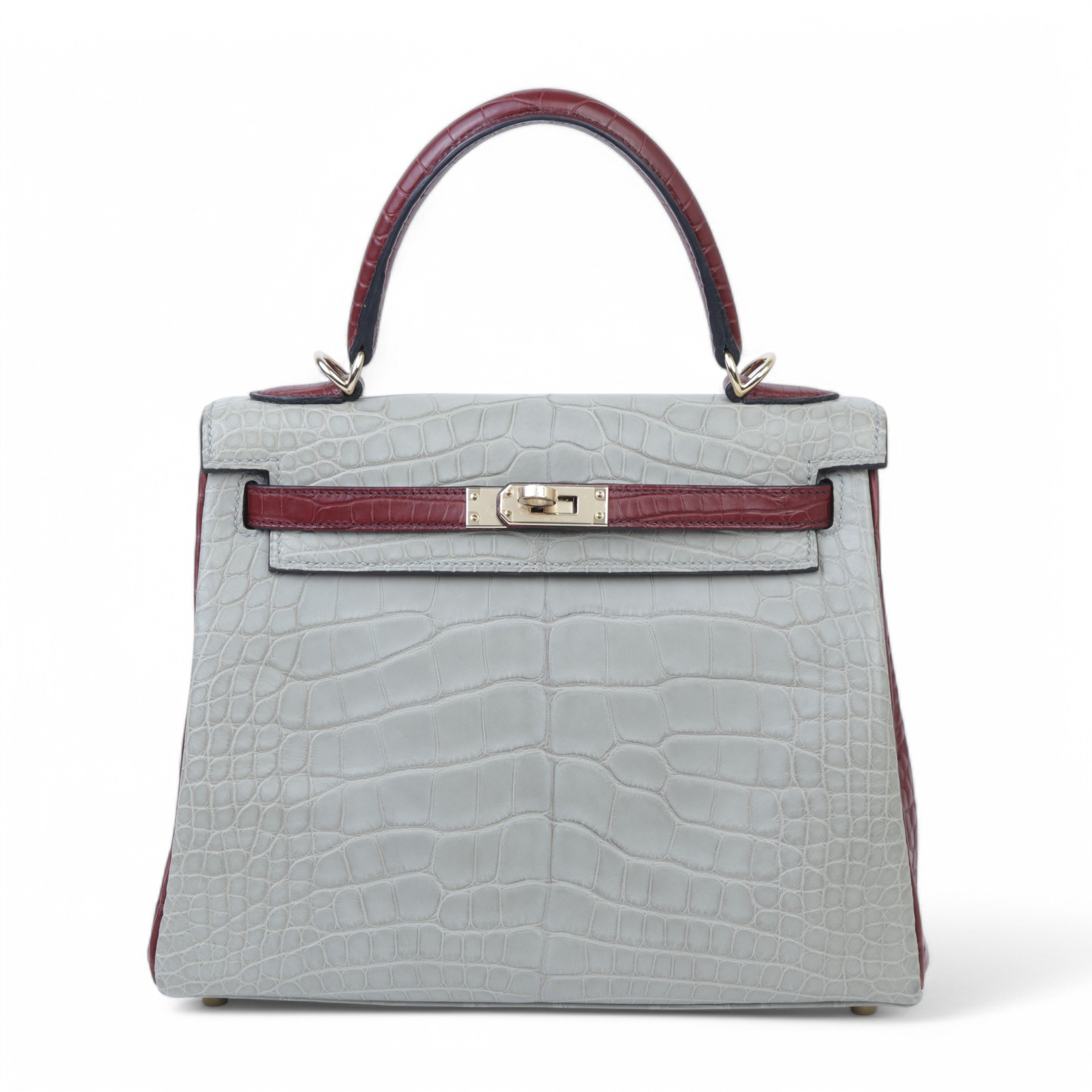 Excellent ( Rank SA ) HERMÈS Kelly 25 Gris Perle (80) Rouge H (55) Matte Alligator Permabrass hardware D (2019)