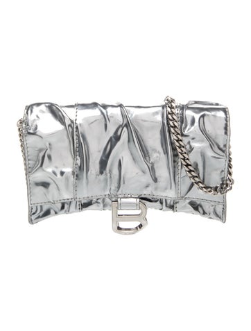 Patent Leather Hourglass 2023
