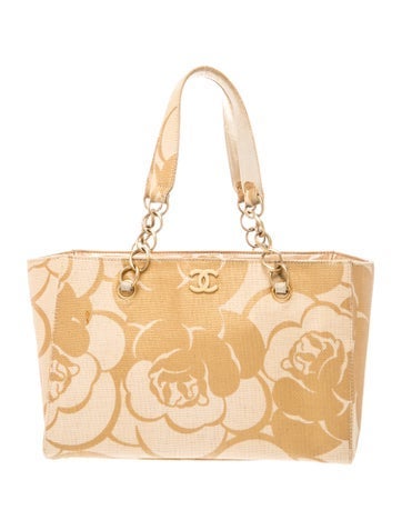 Raffia Camellia Tote