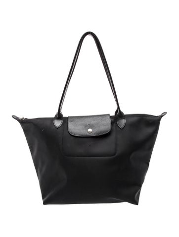 Signature Shoulder Bag