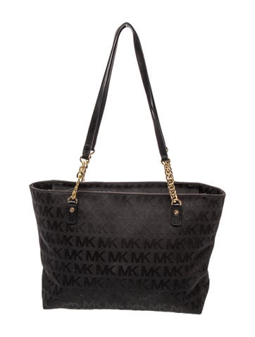 Signature Shoulder Bag