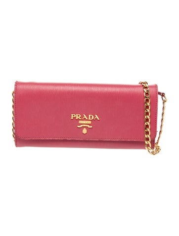 Vitello Move Leather Clutch
