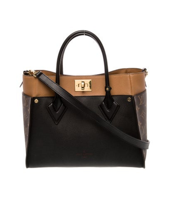 Louis Vuitton Vuitton Signature On My Side Mm