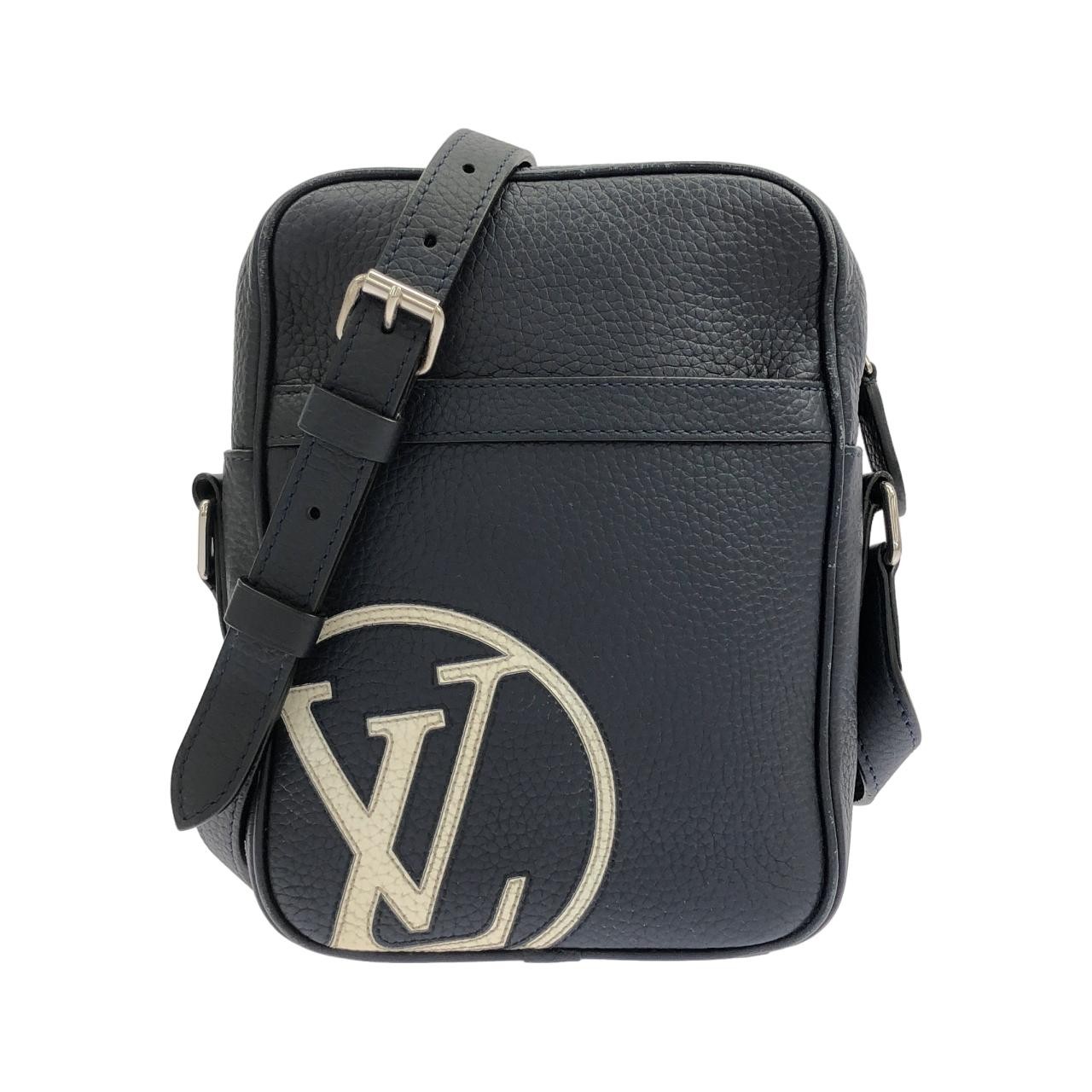 Louis Vuitton Taurillon Clemence (LV Circle) Danube PM M54787 Shou...