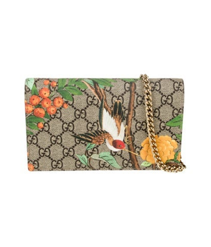 Gucci Gg Supreme Clutch