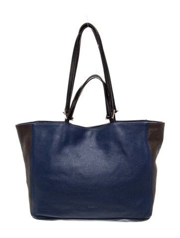 Signature Shoulder Bag