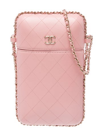 Quilted Chain Around Phone Holder