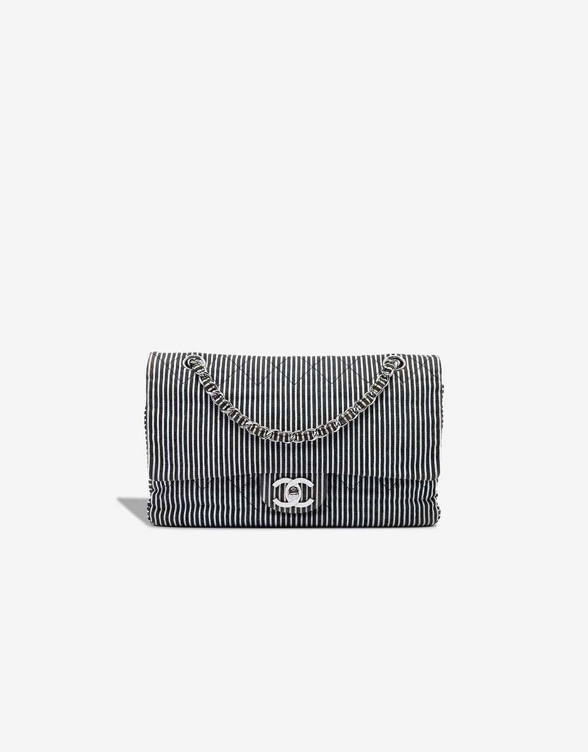 
		Timeless Medium Canvas Black / White    