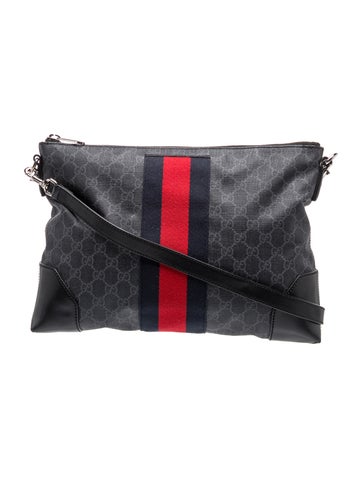 GG Supreme Shoulder Bag