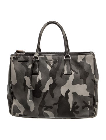 Signature Galleria Double Zip Medium