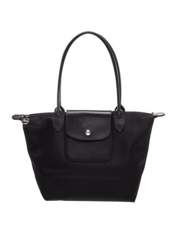Signature Shoulder Bag