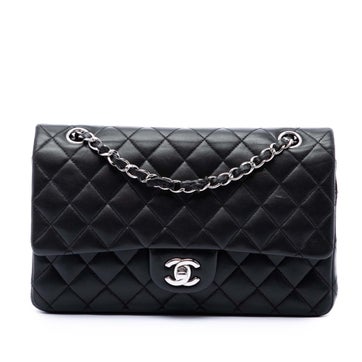 Medium Classic Lambskin Double Flap