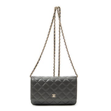 Leather Classic Wallet on Chain