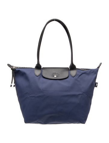 Signature Shoulder Bag