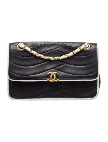 Scallop Quilted Flap Bag