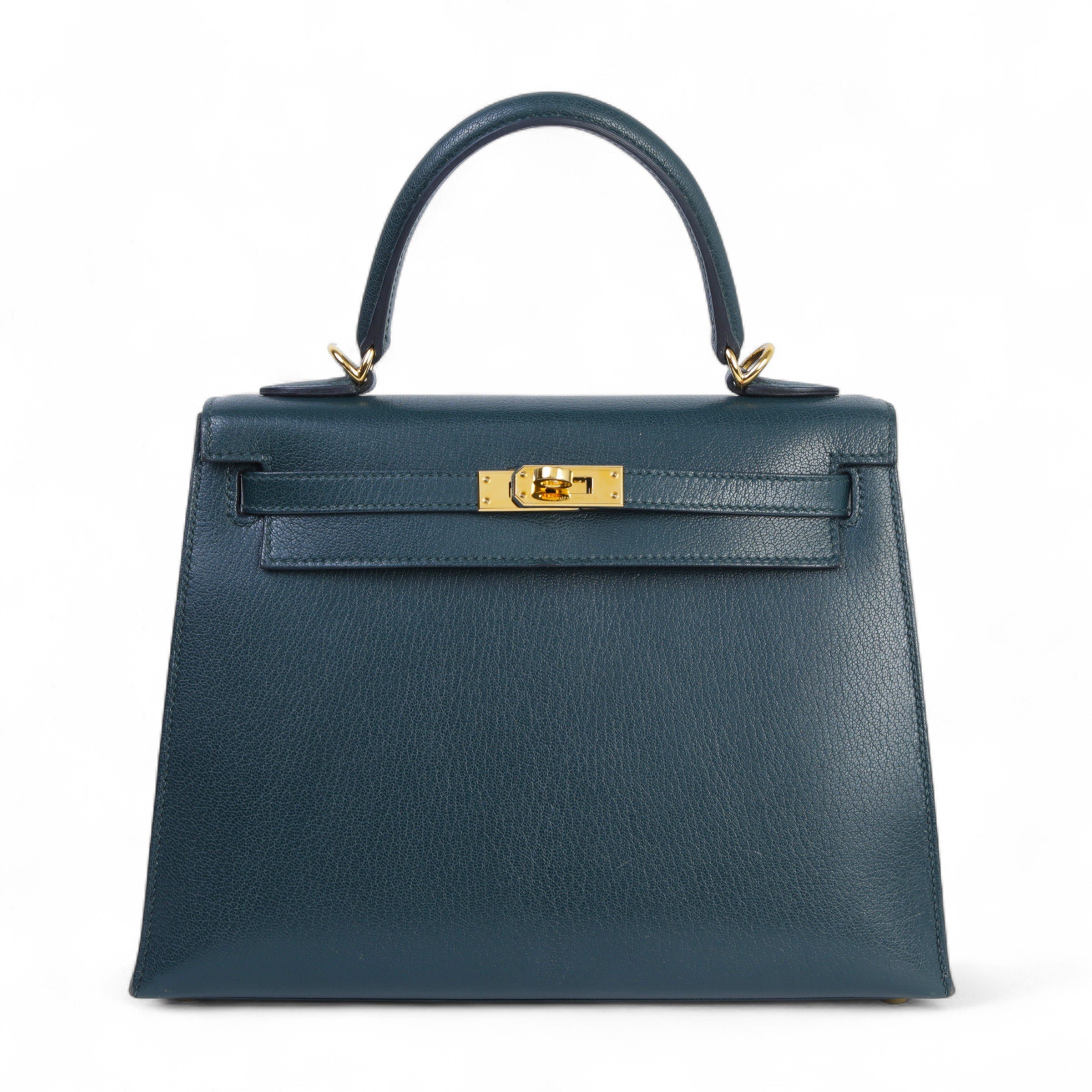 Hermes Very Good ( Rank A) HERMÈS Kelly 25 Sellier Vert Cypress (6O) Chevre Gold hardware Z (2021)