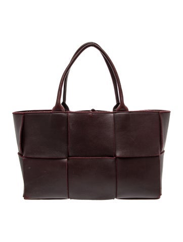 Bottega Veneta Intrecciato Arco Medium