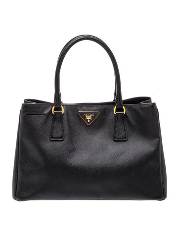 Saffiano Leather Galleria Double Zip Medium