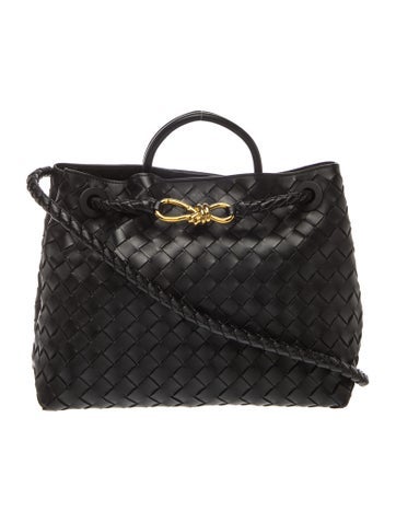 Bottega Veneta Leather Andiamo Medium