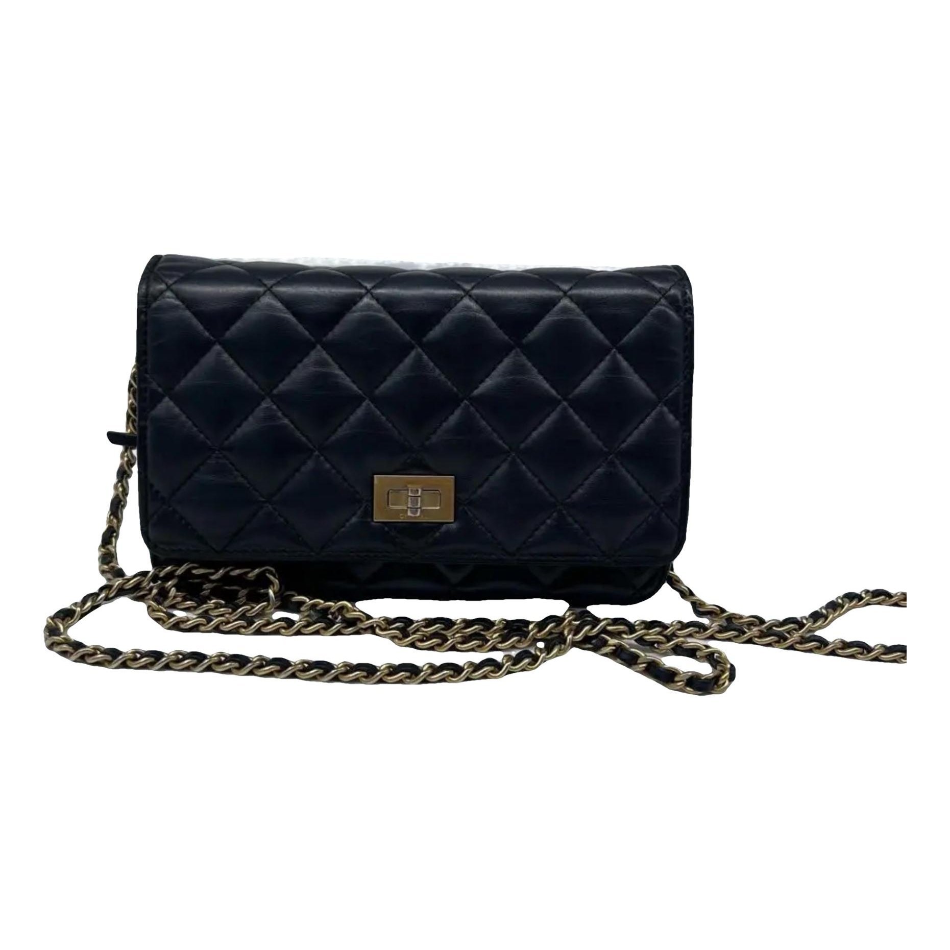 Wallet On Chain 2.55 leather crossbody bag
