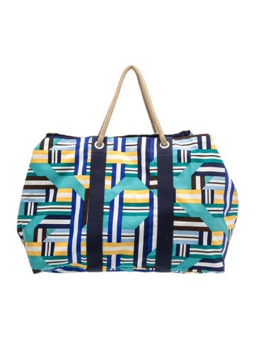 Drapeaux Au Vent Large Travel Bag