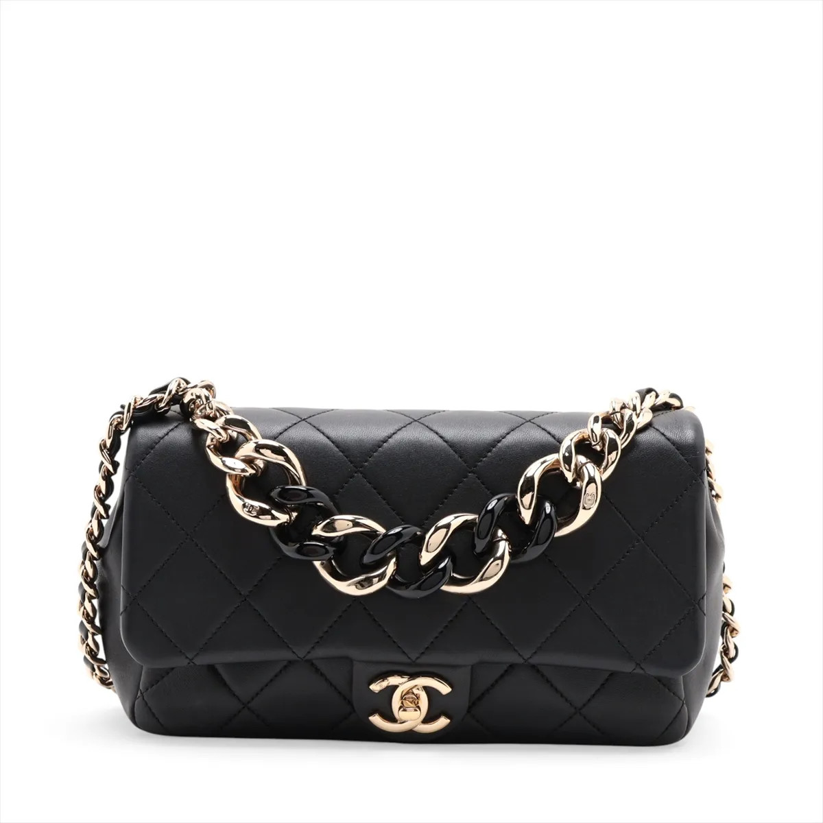 Chanel Matelasse Lambskin Chain Shoulder Bag Black Gold Metal Fittings 29th