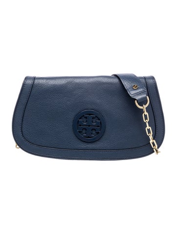 Signature Shoulder Bag