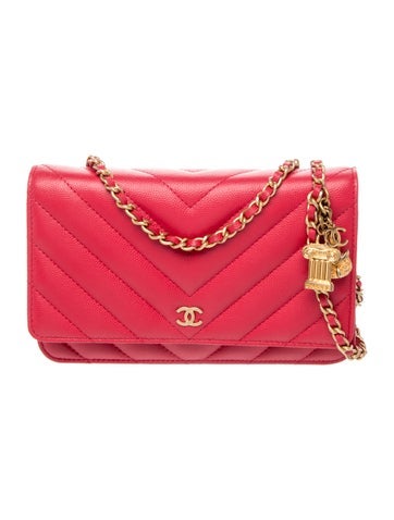 Chevron Classic Wallet on Chain