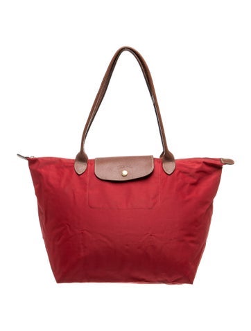 Signature Shoulder Bag