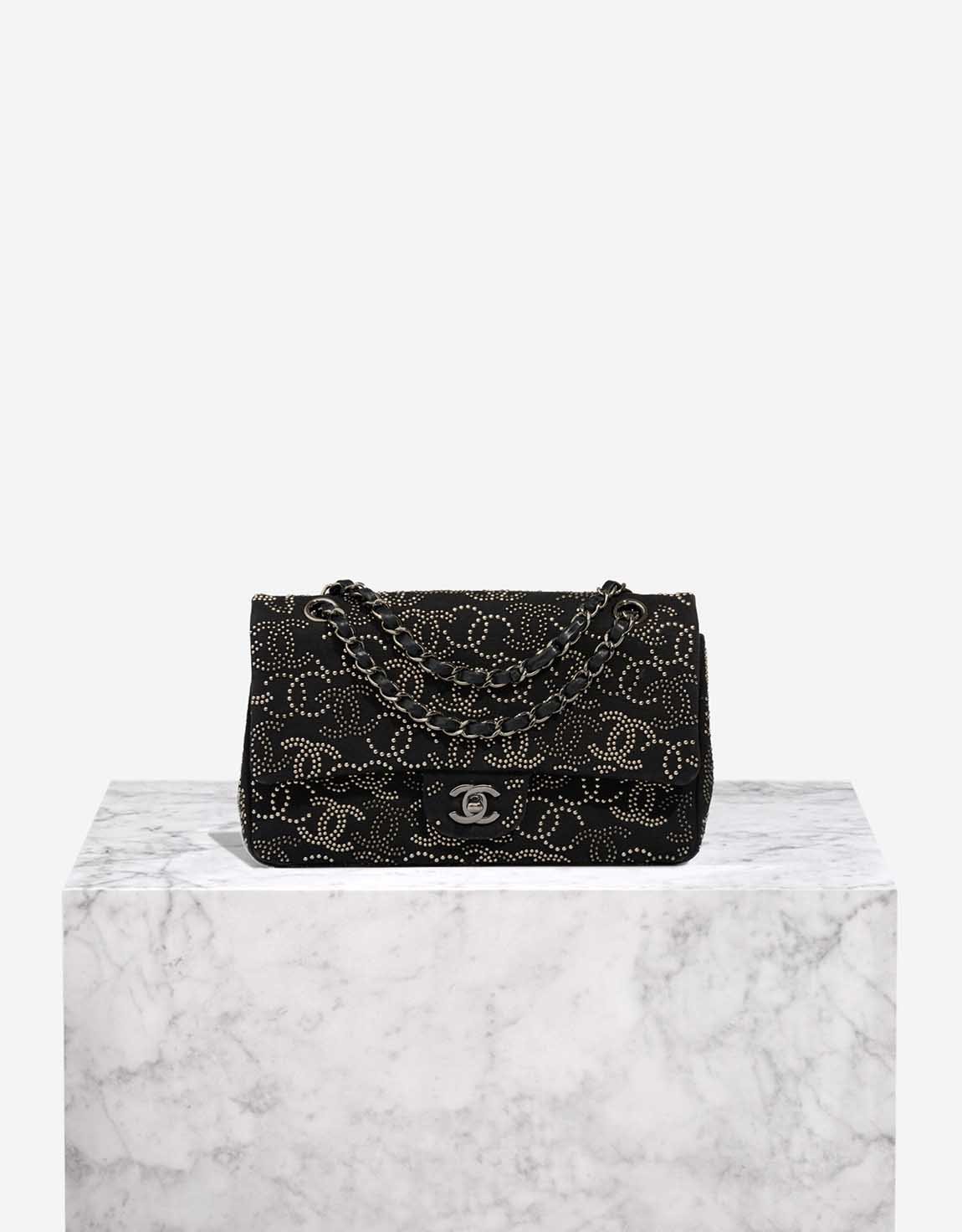 
		Timeless Medium Canvas Black    