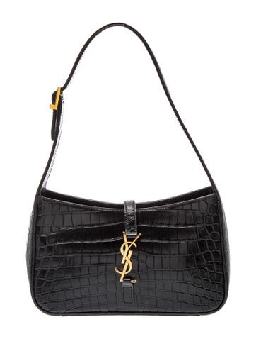Embossed Leather Le 5 à 7