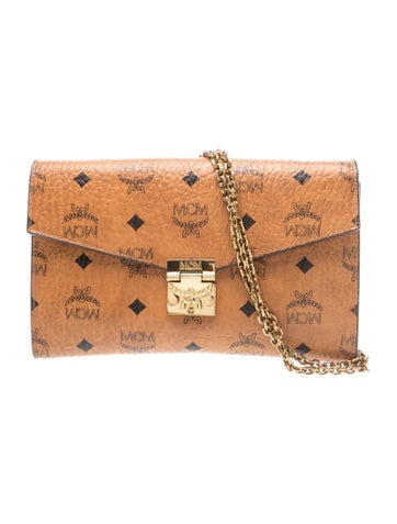 Signature Shoulder Bag
