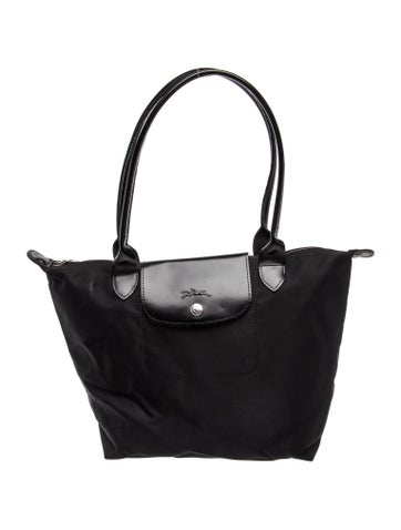 Signature Shoulder Bag