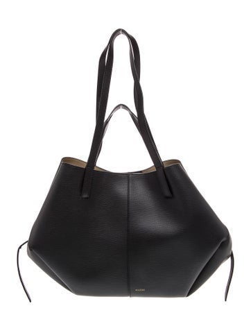 Leather Leather Cyme