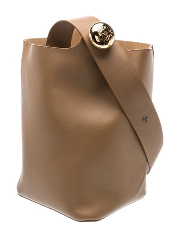 Leather Pebble Medium 2023