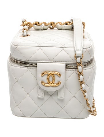 Chain Bar Vanity Case