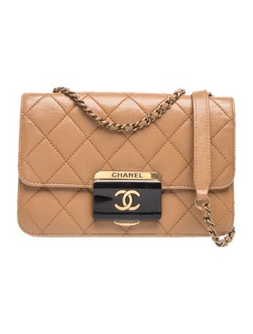 Beauty Lock Flap