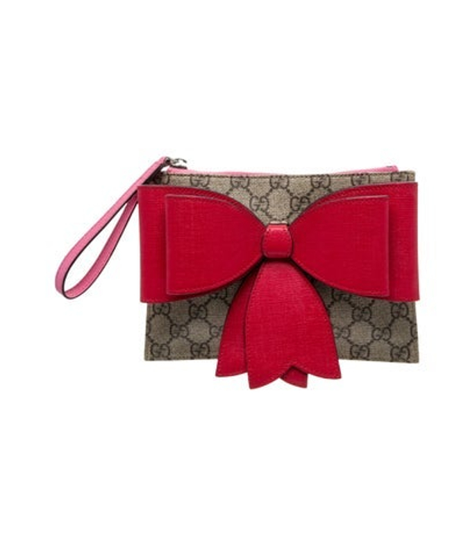 Gucci Gg Supreme Clutch