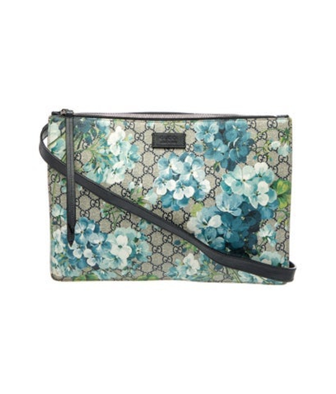 Gucci Gg Supreme Clutch