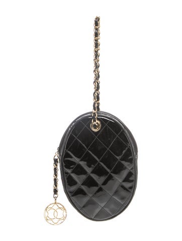 Quilted Oval Chain Clutch