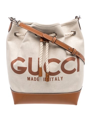 GG Supreme Bucket Bag