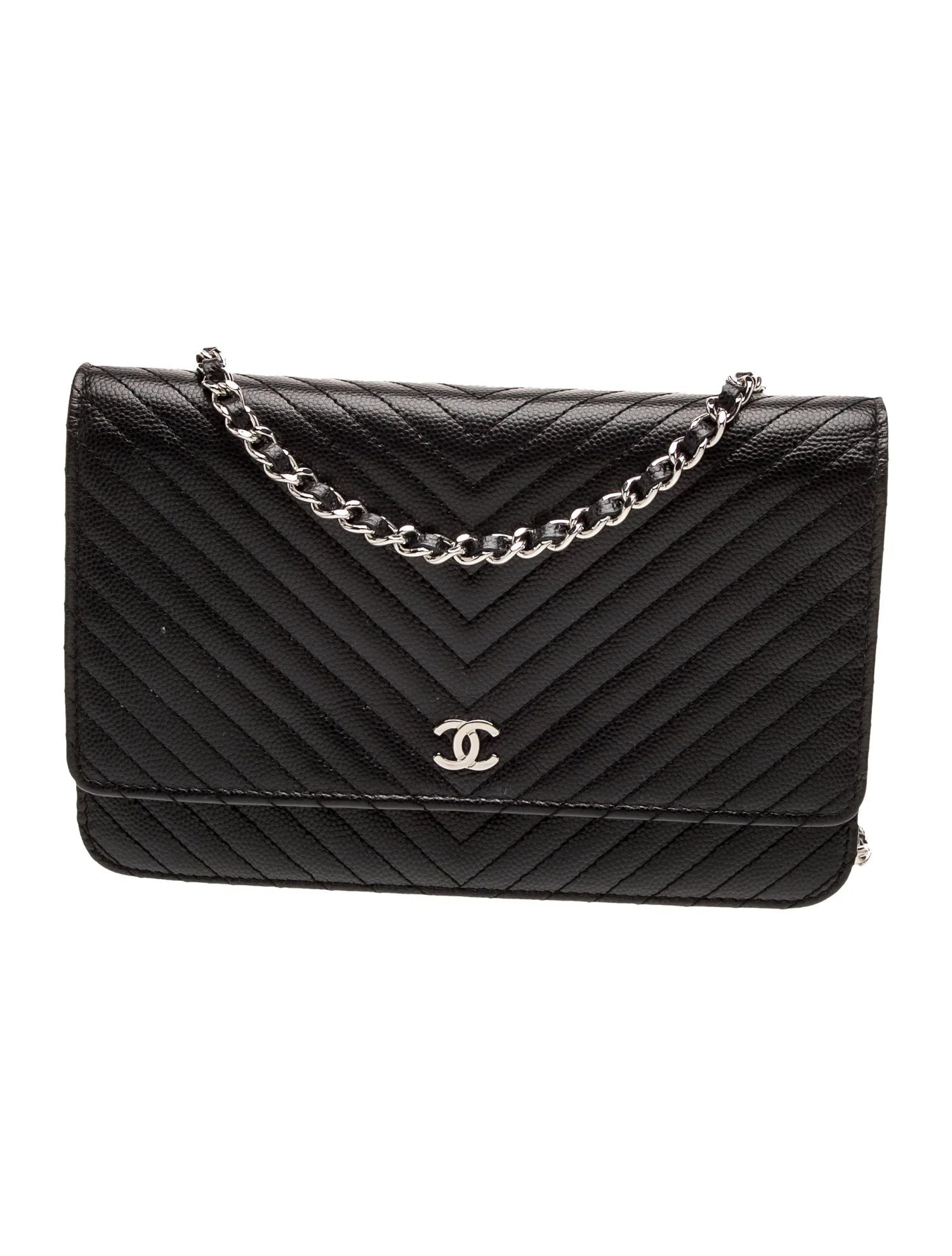 Classic Chevron Quilted Wallet On Chain